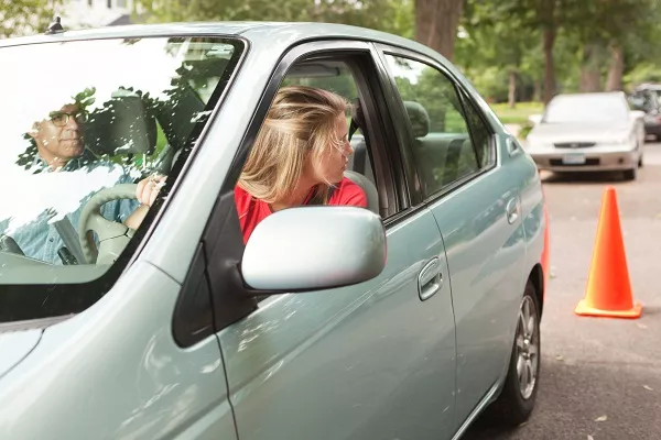 Woman driving the car