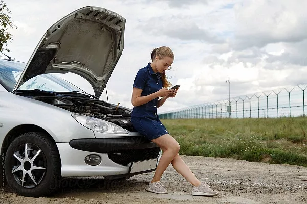 Woman with faling transmission 