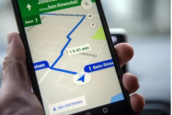 One of the best things that a GPS navigation system can do is to search for the fastest and shortest route possible Navigation in phone