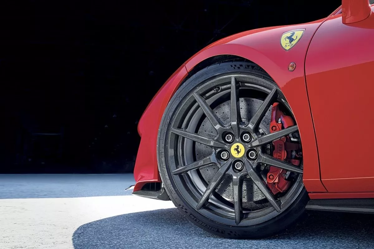 The Ferrari 488 Pista's carbon fiber wheels A picture of the Ferrari 488 Pista's carbon fiber wheels.