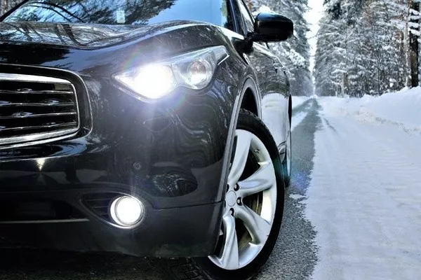 Both fog lamps and front fog lights are designed to disperse light with a bar-shaped stream of light car headlights and fog lamp on