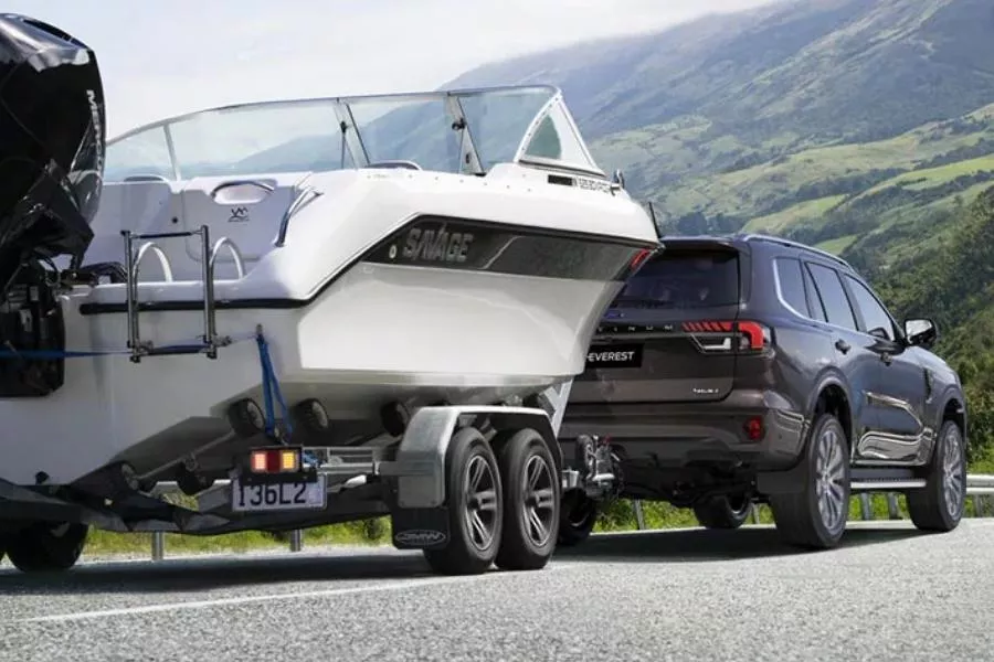 Ford Everest pulling a boat trailer