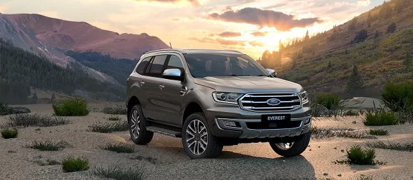 Ford Everest 2020 on the road