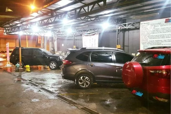 A picture of Full Torque car wash's facility