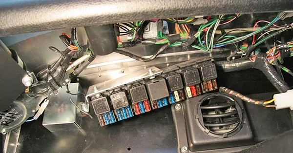 fusible link and car fuse