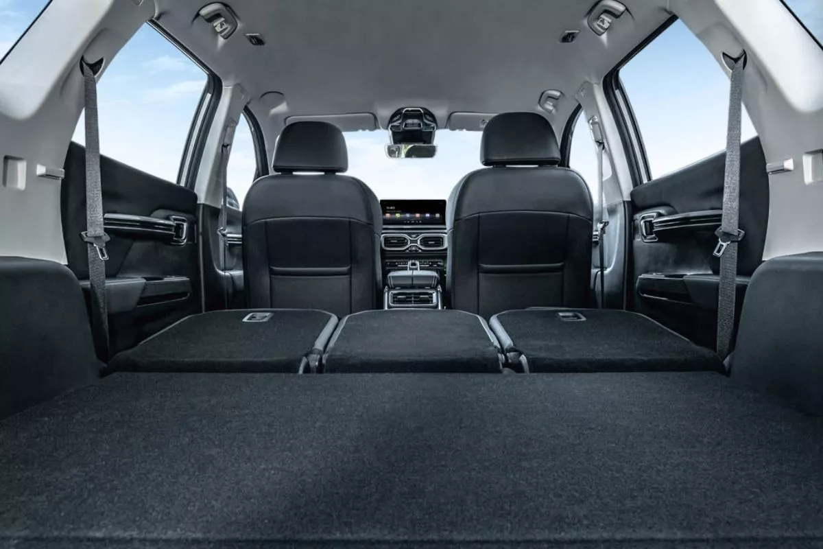 The interior of the Geely Okavango with all rear seats folded down A picture of the interior of the Okavango with the seats folded