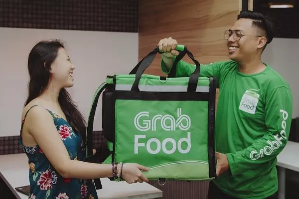 A picture of a grab delivery rider