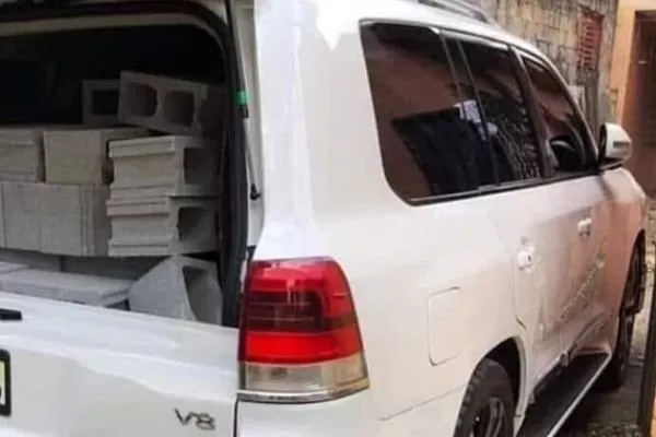 Imagine breathing all those particles while transporting your cargo Hollow block 5