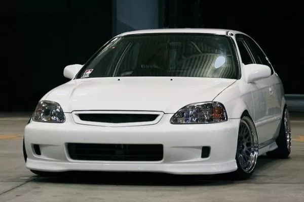 honda civic with clear headlamps