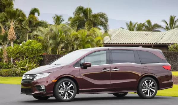 honda odyssey 2018 on the road