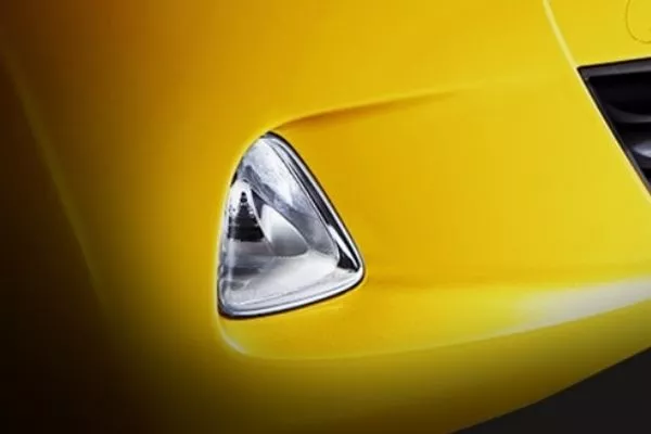 A picture of the stock fog lamps of the Hyundai Eon
