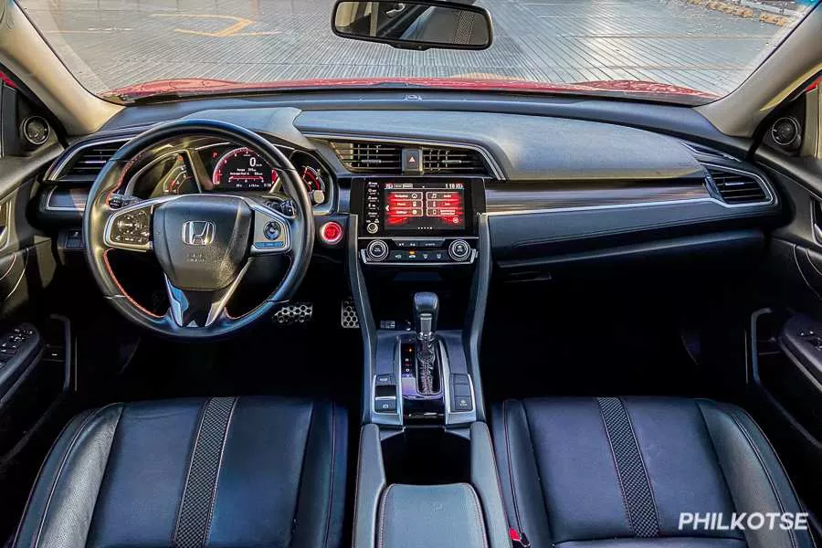 A picture of the interior of the Civic RS Turbo