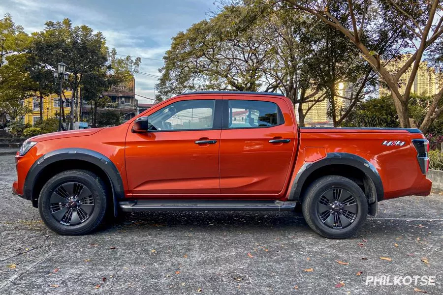 Isuzu D-Max front view