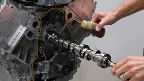 installing car camshaft