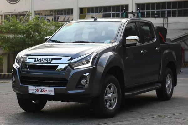 Isuzu D-Max RZ4E is confident that it can take you where you want to go and make every drop of diesel count Isuzu D-Max RZ4E