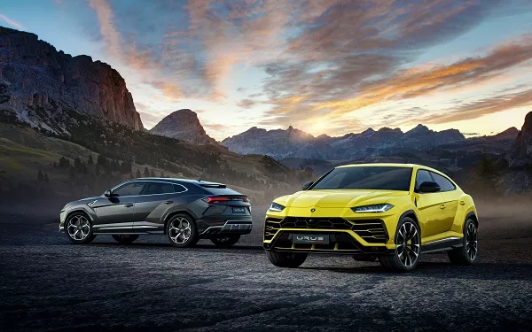Lamborghini Urus display