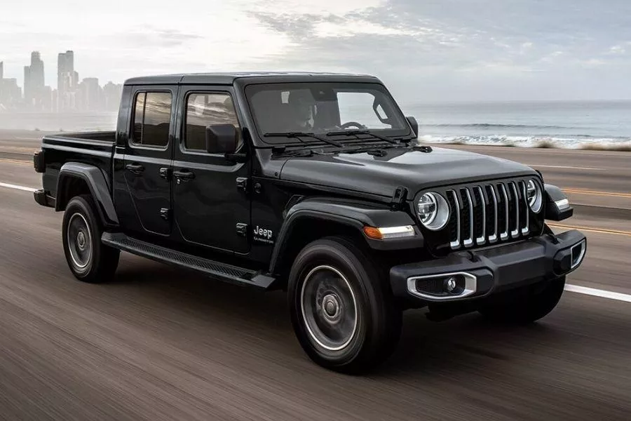 This truck stays true to its original aesthetics Jeep Gladiator front view