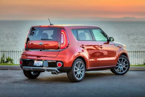 Kia Soul 2018 is a compact but tall hatchback Kia Soul 2018 angular rear - one of the most favorite diesel cars philippines