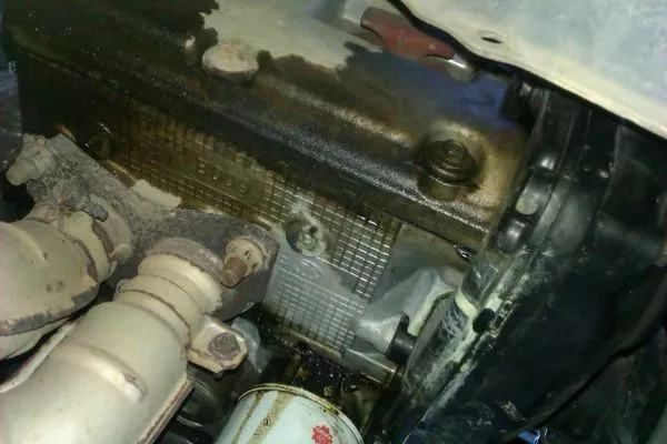 Leaking Valve Cover Gasket 