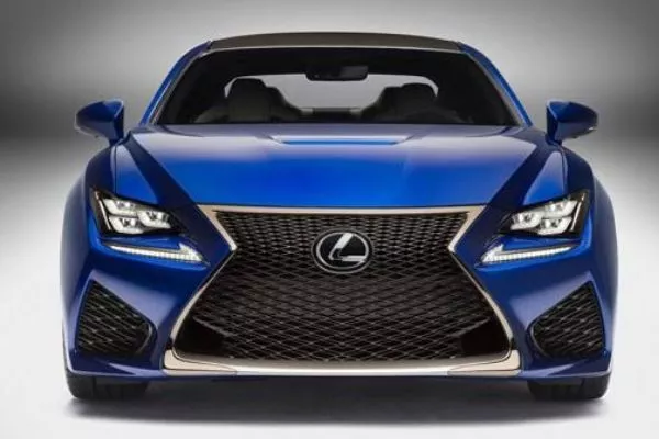 While it looks flattering in some angles, in others, the spindle grille looks like the gaping maw of a whale Lexus highlighiting the spindle grille