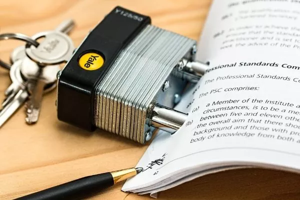 locked to a commitment