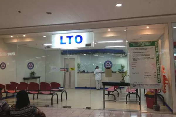 A picture of an LTO renewal center located in a mall