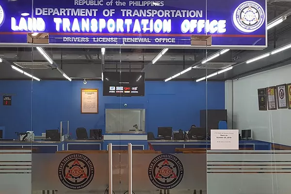 A comfortable and modern looking LTO Renewal center in Davao City A picture of an LTO renewal center in Davao City