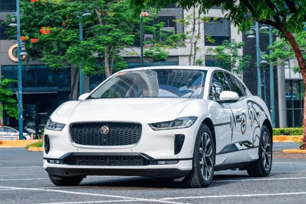 2020 Jaguar I-Pace front quarter shot
