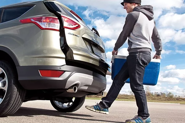 Millennials will always opt for options that can provide them with faster results Man using automatic liftgate