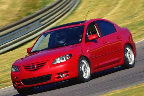 Mazda 3 2.0R on the road 