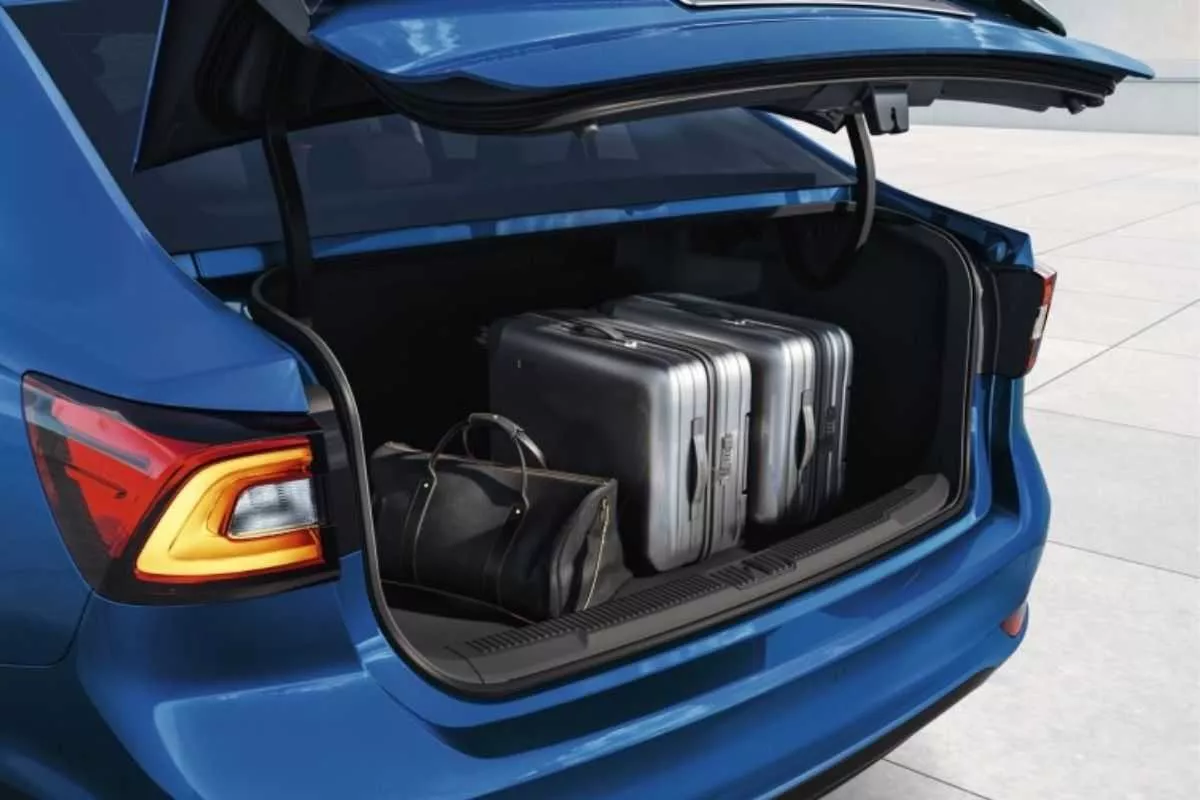A picture of the MG 5's open trunk