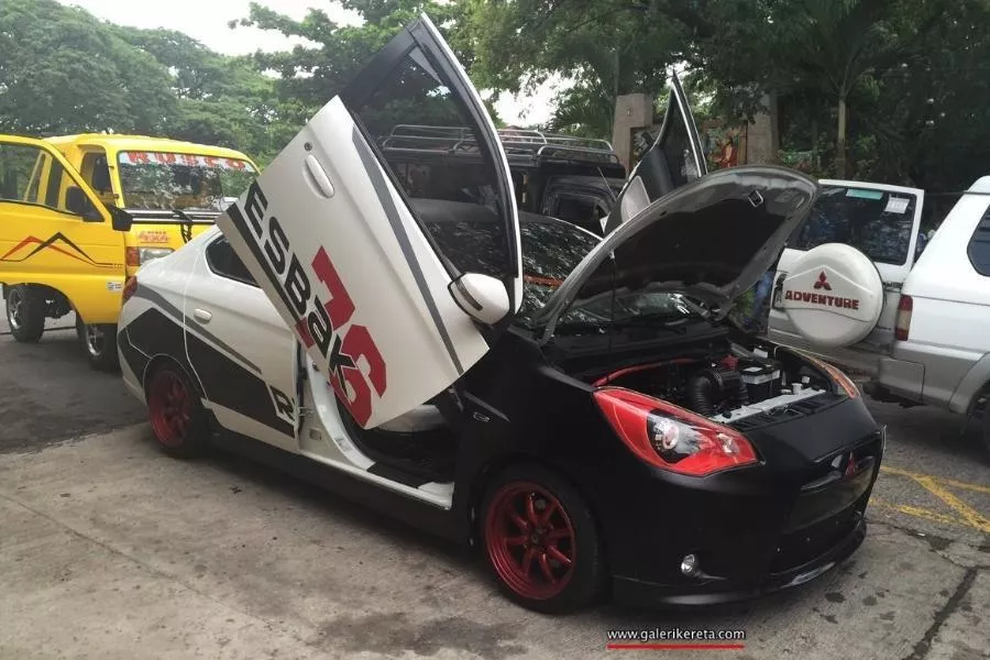 Mitsubishi Mirage G4 front view