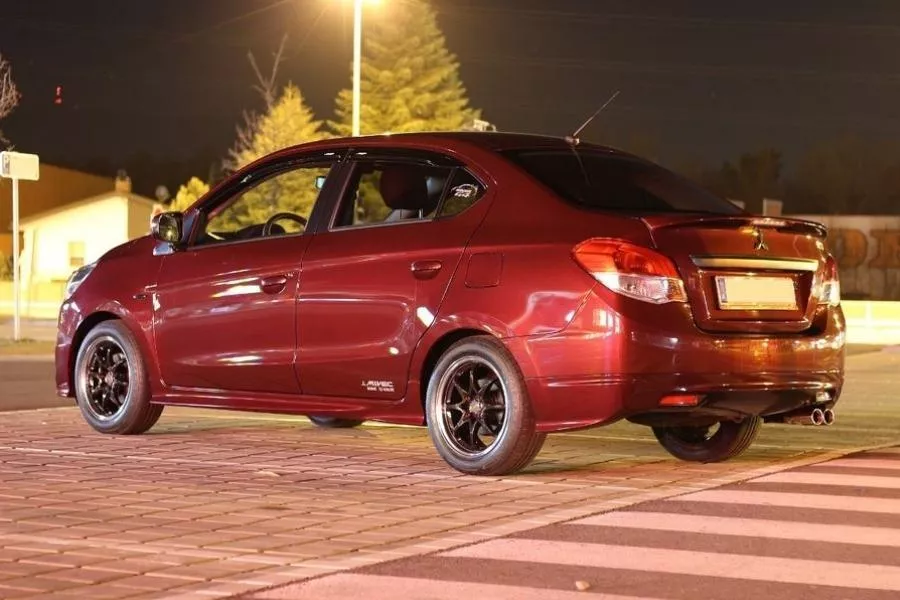 Mitsubishi Mirage G4 rear view