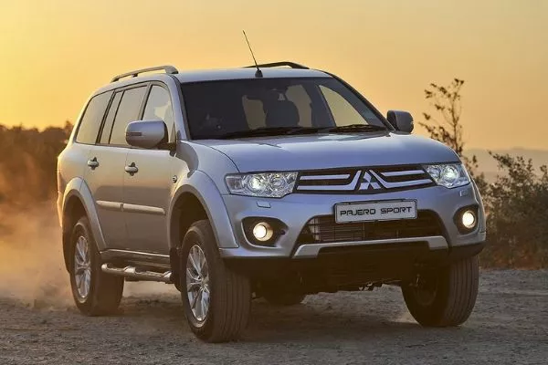 Mitsubishi Montero Sport on the Road 