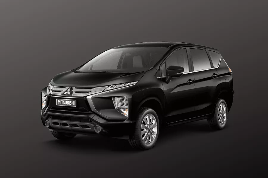 Mitsubishi Xpander GLX in Jet Black Mica