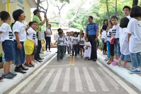 small pedestrian lane for children