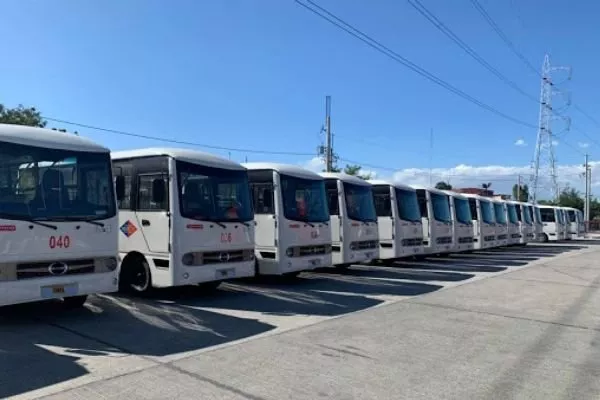 A picture of several modernized jeepneys lined up.