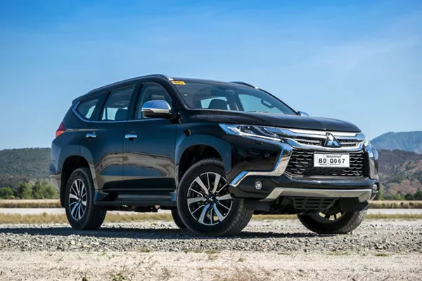 A picture of the Montero Sport on rough terrain