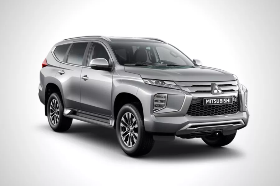 A picture of the Montero Sport GLX MT