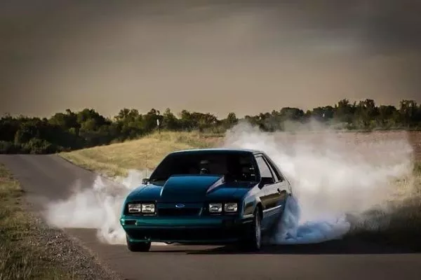 mustang fox body doing burnout