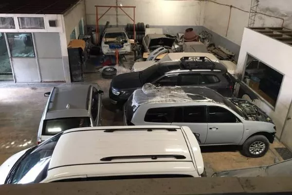 A picture the Nas Air Auto Shop's garage and repair shop.