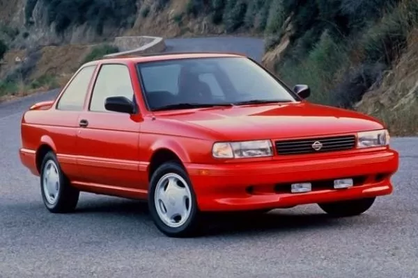 Classic Nissan Sentra front view