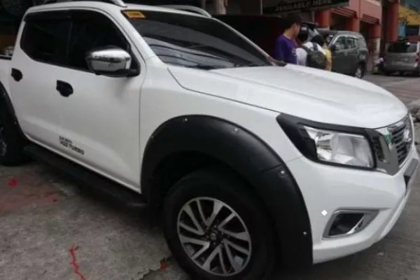 Nissan Navara NP300 Bushwacker Fender Flare
