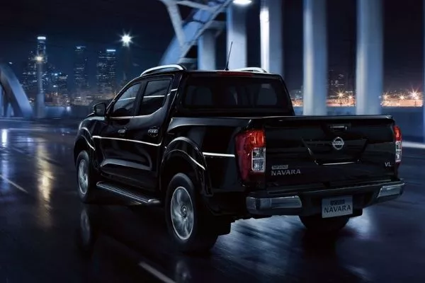 The YD25 engine of the Navara, apart from rough roads, is great for long distance travels A picture of the Navara on a city road during a rainy night