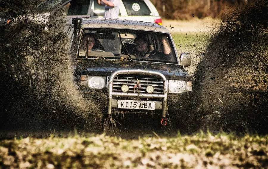 Pajero splashing