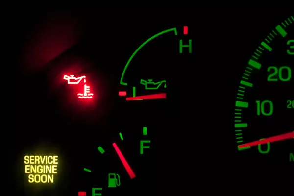 Oil pressure warning light