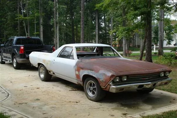 Old and rusty car