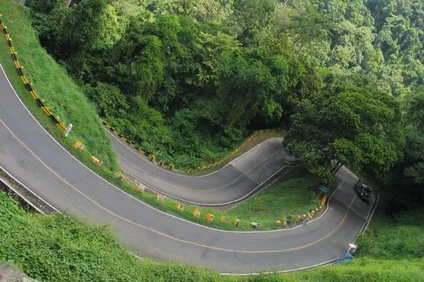 A picture of the Old Zigzag road at Atimonan, Quezon