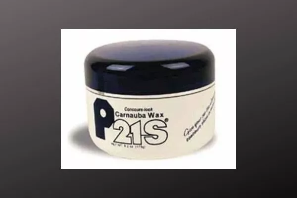 The P21S Carnauba Wax. Simple looking packaging but very effective A picture of the P21S Carnauba Wax