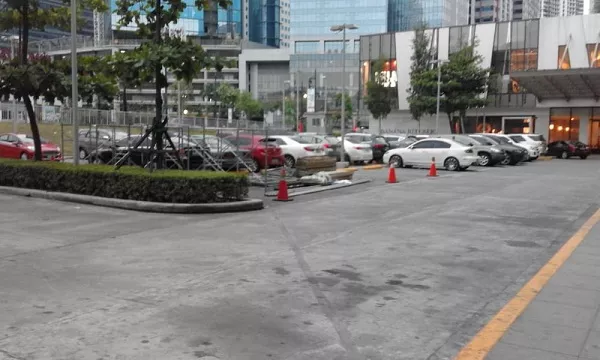 A picture of the Bonifacio High Street parking lot